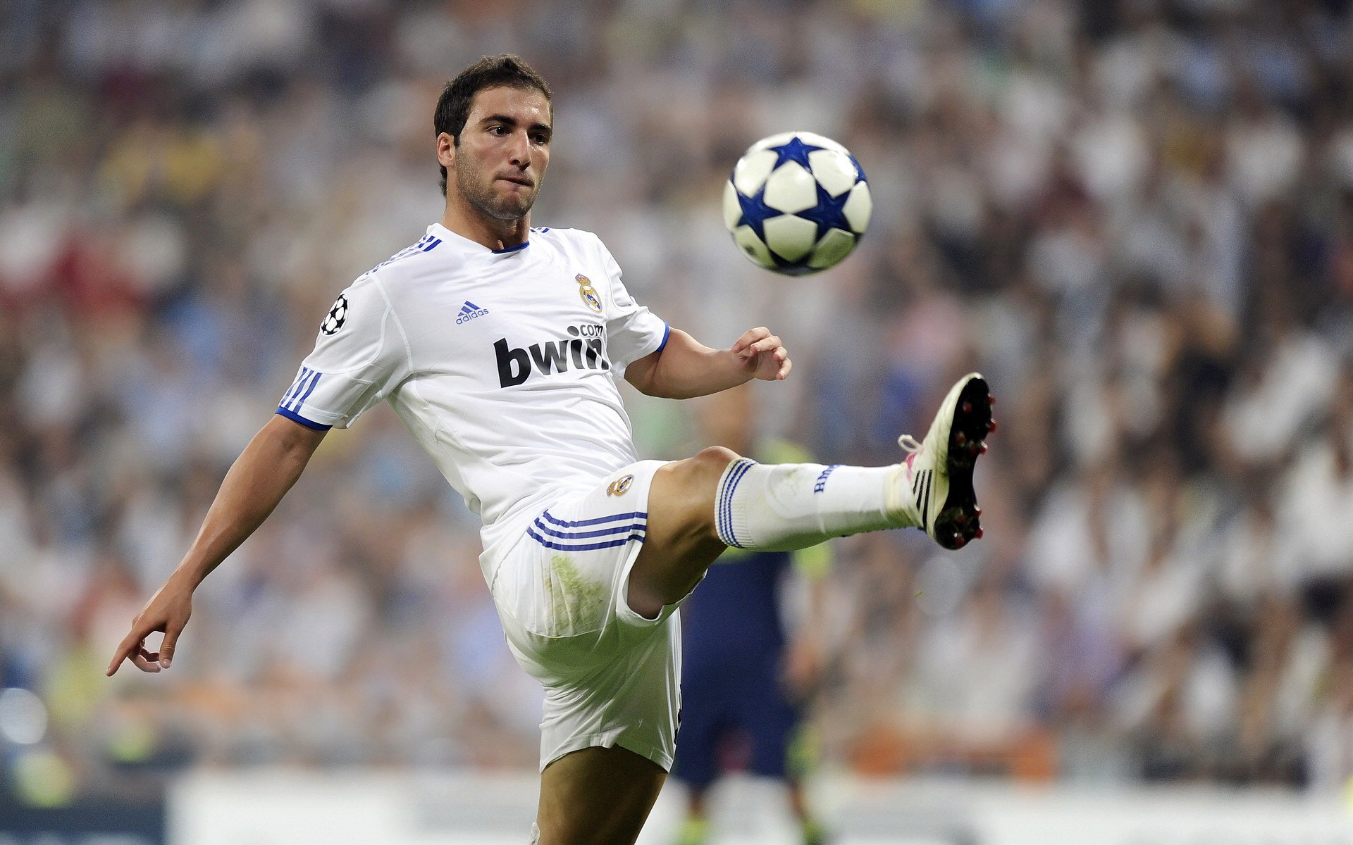 日本对阵秘鲁，法比尼奥的杀伤背后，是亚洲足球的战术革命