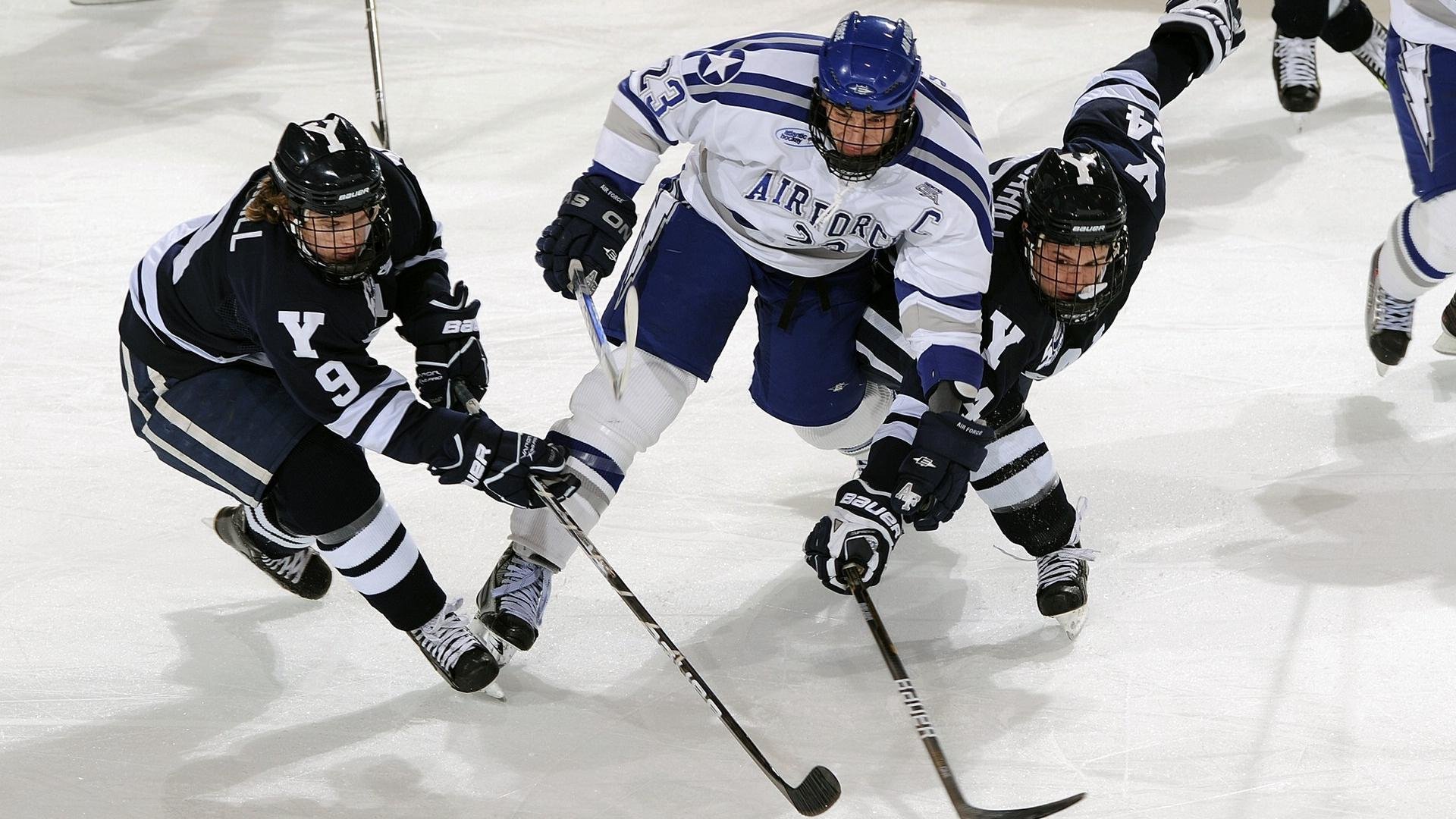 F1年度争冠之夜，李刚仁关键进球定乾坤，当赛道轰鸣与绿茵呐喊共振